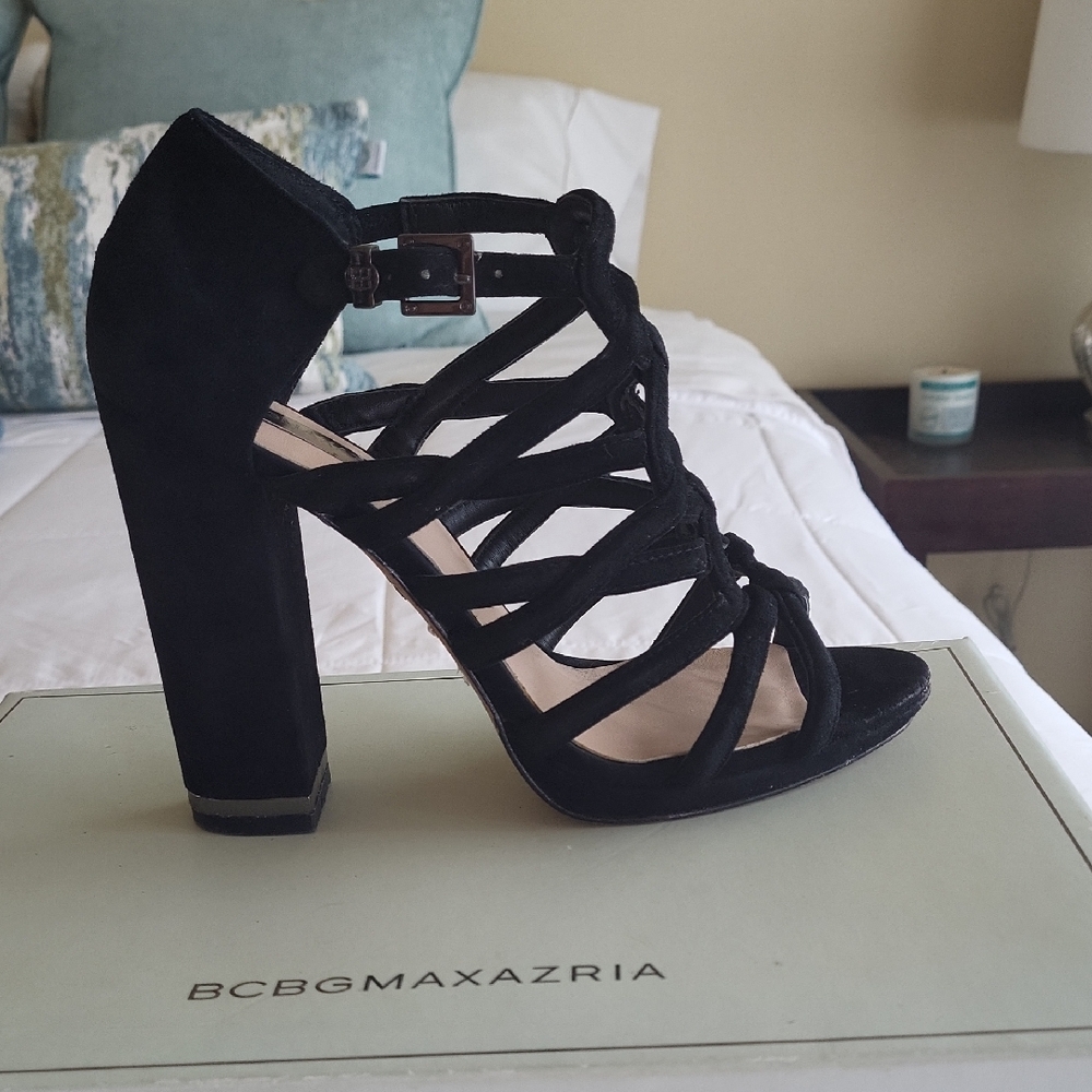 BCBGMaxAzria Black Suedel Sandals *M